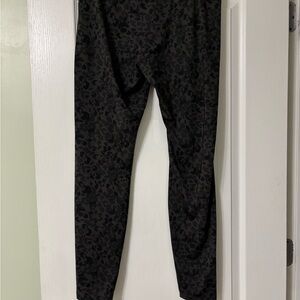 CAbi Safari leggings leopard print size L
